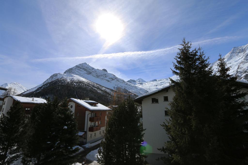 Everest Saas Fee Rum bild